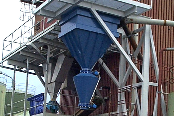 Blue conical BEAT filter separator mounted on a steel support frame outdoors, designed for industrial dust separation and manual or automatic emptying of collected material.